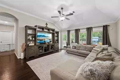 2818 Ridgecliff Court, Conroe, TX 77301 - Photo 5