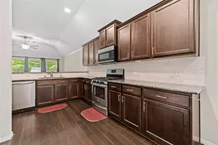 2818 Ridgecliff Ct, Conroe, TX 77301 - Photo 11