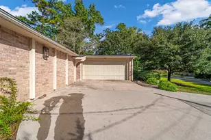 95 Paradise Valley Dr, Conroe, TX 77304 - Photo 3