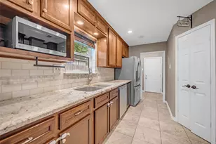 95 Paradise Valley Dr, Conroe, TX 77304 - Photo 15