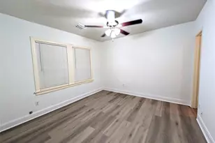 704 E 22nd St, Houston, TX 77008 - Photo 27