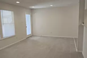 704 E 22nd St, Houston, TX 77008 - Photo 9