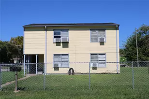 1124 6th Ave N, Texas City, TX 77590 - Photo 3