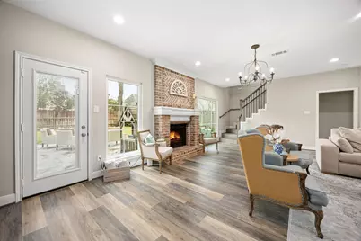 1118 Crossroads Drive, Houston, TX 77079 - Photo 9