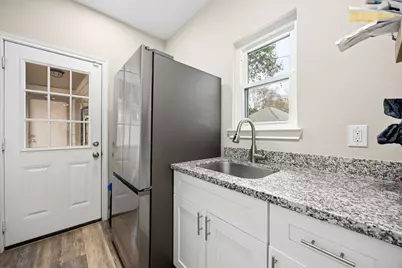 1118 Crossroads Drive, Houston, TX 77079 - Photo 17