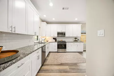 1118 Crossroads Drive, Houston, TX 77079 - Photo 11