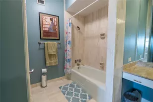 651 Bering Dr, Houston, TX 77057 - Photo 19