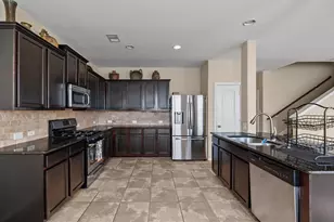 4310 Laine Ln, Baytown, TX 77521 - Photo 9