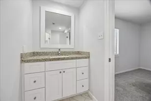 402 Tuam St, Houston, TX 77006 - Photo 23