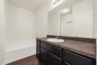 10506 Pine Landing Drive, Houston, TX 77088 - Photo 21