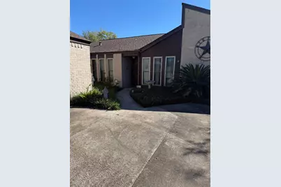 501 Pin Oak Drive, Baytown, TX 77520 - Photo 1