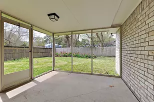207 Oakwood St, League City, TX 77573 - Photo 15