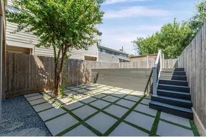 2201 Crocker Street, Houston, TX 77006 - Photo 33