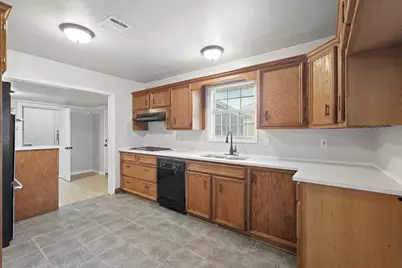 5966 Doulton Drive, Houston, TX 77033 - Photo 7