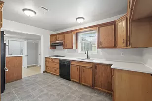 5966 Doulton Dr, Houston, TX 77033 - Photo 7