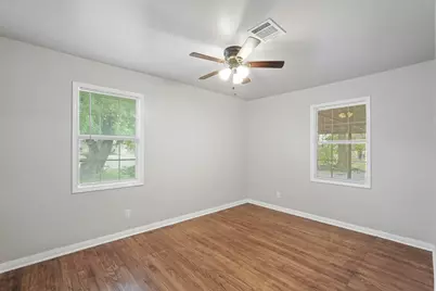 5966 Doulton Drive, Houston, TX 77033 - Photo 19