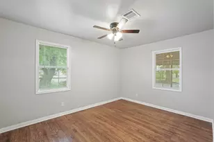 5966 Doulton Dr, Houston, TX 77033 - Photo 19