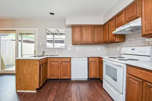 5809 Village Forest Ct, Houston, TX 77092 - Photo 9