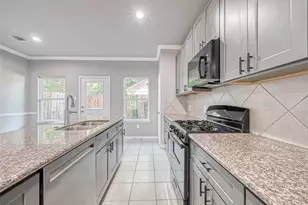 7903 Moon Beam St, Houston, TX 77088 - Photo 5