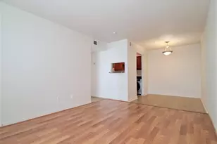 8100 Creekbend Dr, Houston, TX 77071 - Photo 5