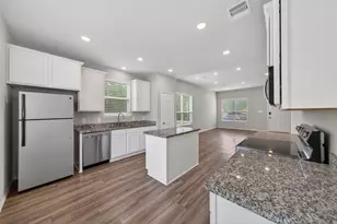 708 Crystal River Rd, Conroe, TX 77316 - Photo 9