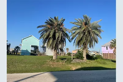 956 S Tinkle Lane, Crystal Beach, TX 77650 - Photo 1