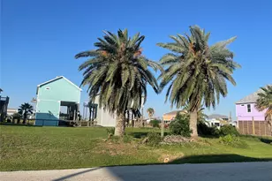 956 S Tinkle Ln, Crystal Beach, TX 77650 - Photo 1