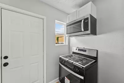 7425 Avenue E, Houston, TX 77011 - Photo 9