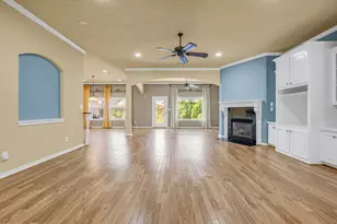 110 April Waters Dr W, Montgomery, TX 77356 - Photo 7