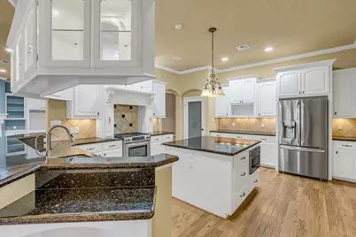 110 April Waters Drive W, Conroe, TX 77356 - Photo 21