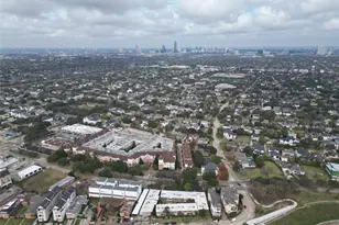 3809 N Braeswood Blvd, Houston, TX 77025 - Photo 23