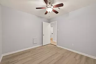 2107 Old Alvin Rd, Pearland, TX 77581 - Photo 33