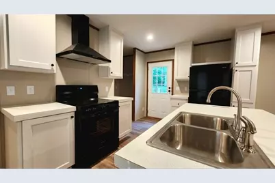 124 Lincoln Drive, Livingston, TX 77351 - Photo 5