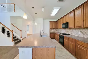11333 Easton Springs Dr, Pearland, TX 77584 - Photo 9