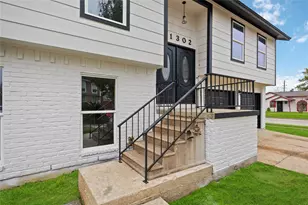 11302 White Gate Ln, Houston, TX 77067 - Photo 3