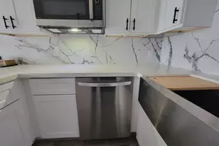 6300 Seawall Blvd, Galveston, TX 77551 - Photo 11