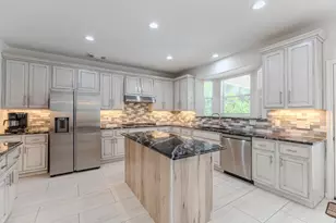 7 Stickley Ct, The Woodlands, TX 77382 - Photo 11