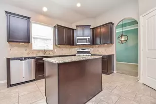 8806 Alicia Dr, Tomball, TX 77375 - Photo 9