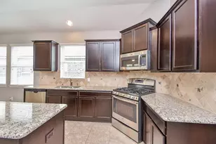 8806 Alicia Dr, Tomball, TX 77375 - Photo 7