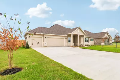 11402 Old Fashion Circle, Mont Belvieu, TX 77535 - Photo 3