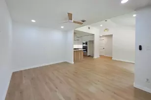 906 Dewalt St, Houston, TX 77088 - Photo 5