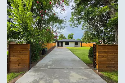 906 Dewalt Street, Houston, TX 77088 - Photo 1