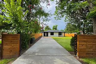 906 Dewalt St, Houston, TX 77088 - Photo 1