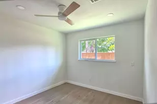 906 Dewalt St, Houston, TX 77088 - Photo 23