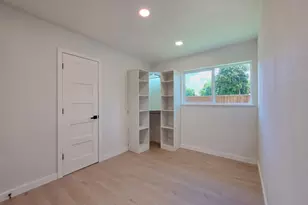 906 Dewalt St, Houston, TX 77088 - Photo 17