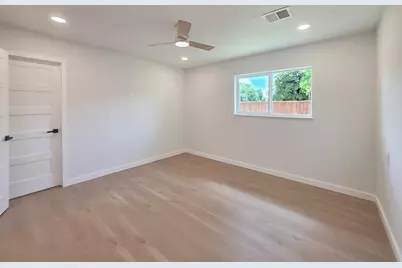 906 Dewalt Street, Houston, TX 77088 - Photo 13