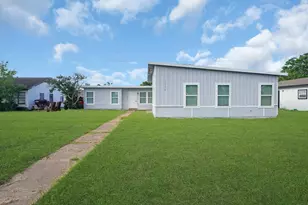 1753 W 6th St St, Freeport, TX 77541 - Photo 3