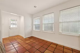 5643 Piping Rock Ln, Houston, TX 77056 - Photo 23