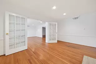 5643 Piping Rock Ln, Houston, TX 77056 - Photo 9