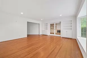5643 Piping Rock Ln, Houston, TX 77056 - Photo 5